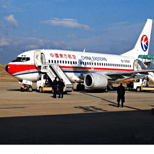 广州白云机场快运航空快运业稳步发展的原因是什么？